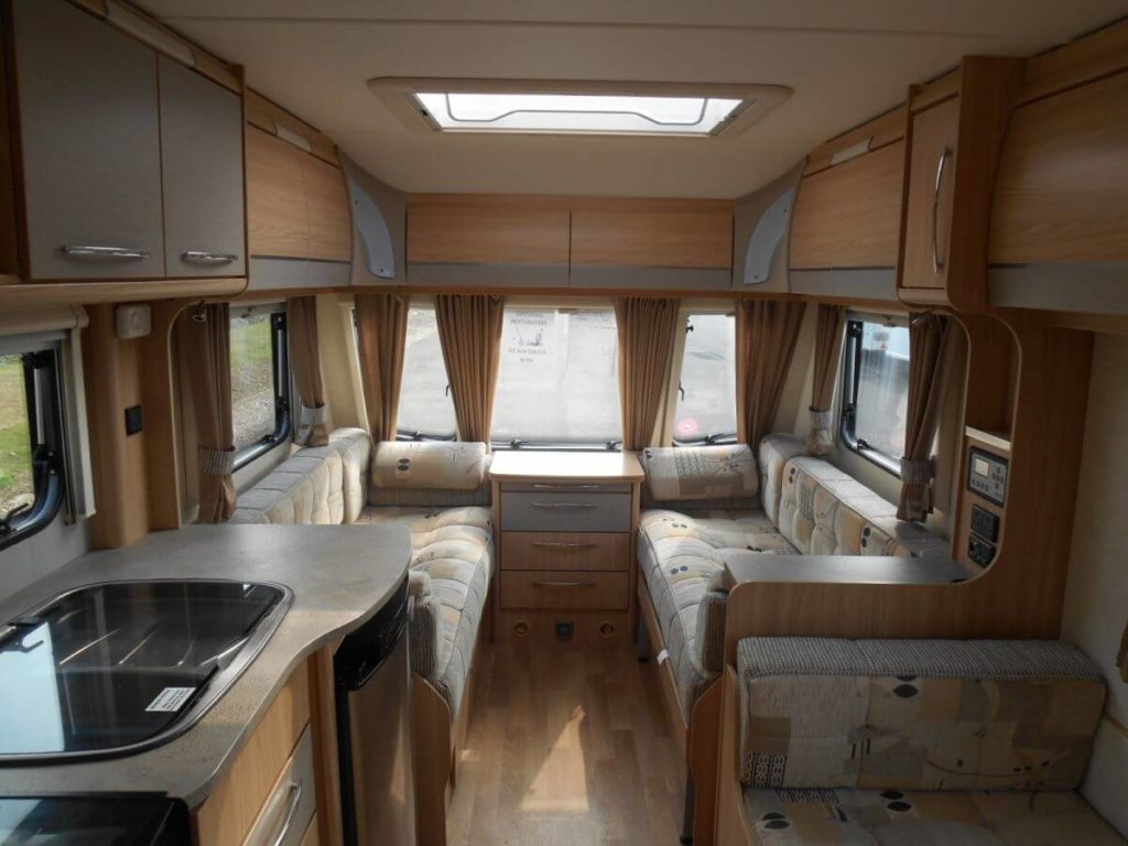 2013 Coachman Highlander 580 - 5 berts