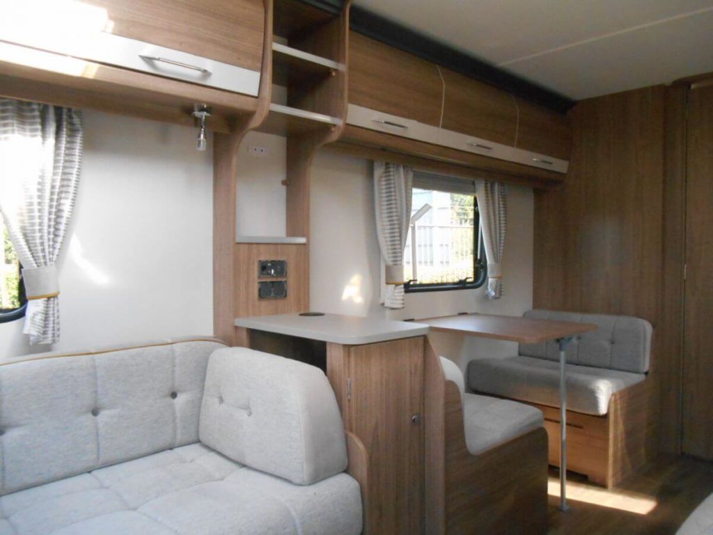 2018 Coachman VIP 520 used caravan