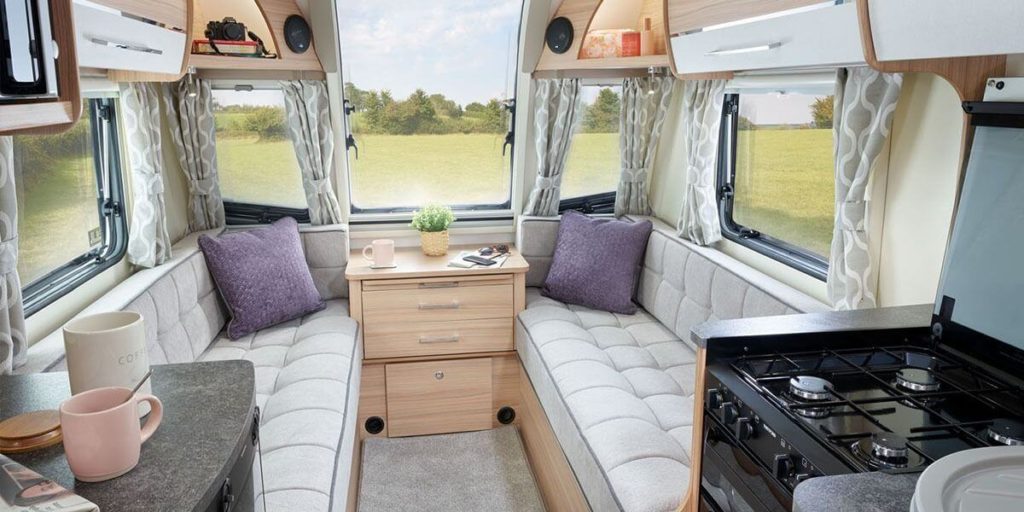 New Bailey Phoenix 420 used caravan