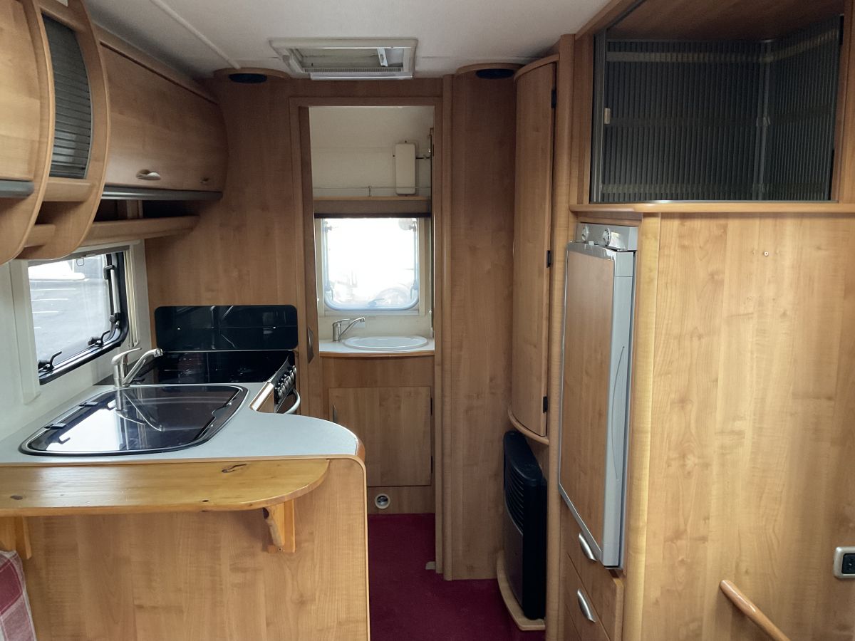Used 2005 Auto Trail Apache 640 SE motorhome just £24995 at Ropers of