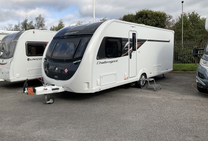 Product image for 2022 Swift Challenger X 880