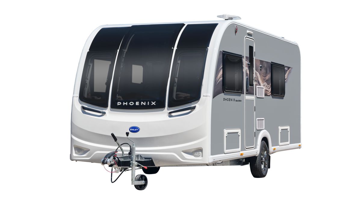 Bailey Phoenix Black 640 1