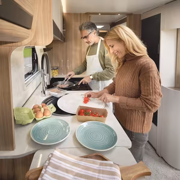 Bailey Unicorn Deluxe Lifestyle Exterior