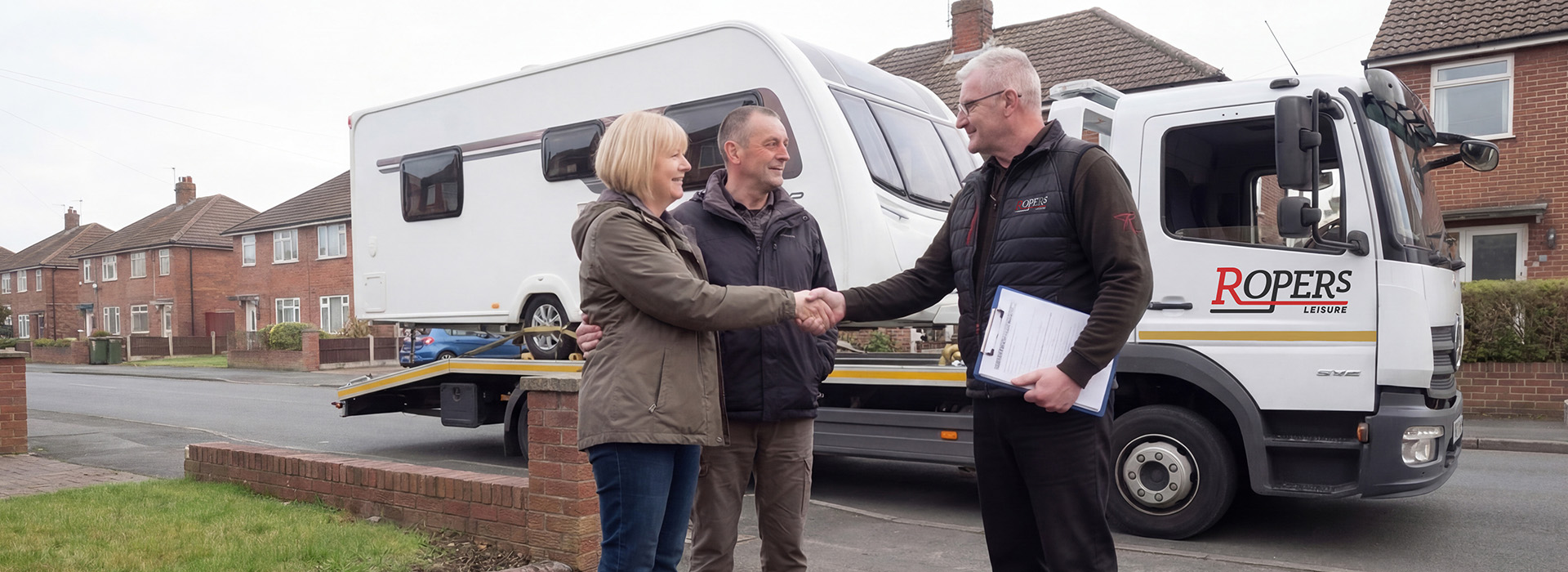 Sell Your Caravan With Ropers Header